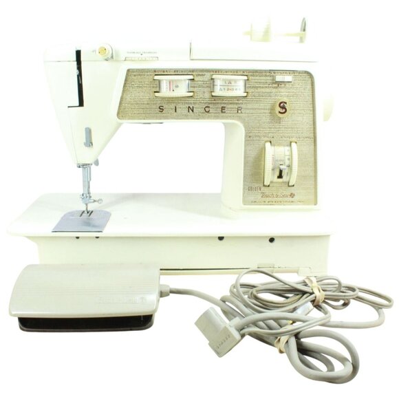 Vintage Singer Golden Touch & Sew Deluxe Zig Zag Model 750 Sewing Machine - Picture 1 of 8
